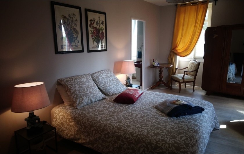 Location de vacances - Gîte à Bourg sur Gironde - Vue de la chambre d'hôtes 2 personnes dans la Villa