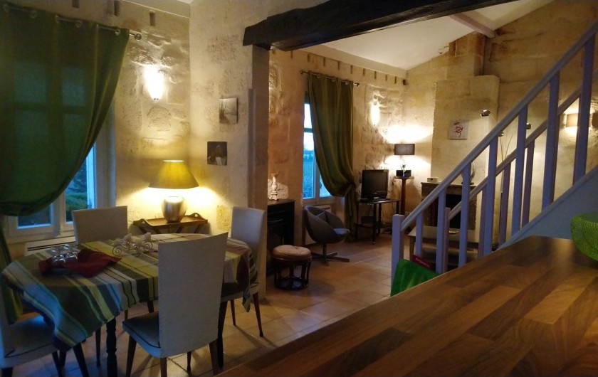 Location de vacances - Gîte à Bourg sur Gironde - Vue d'ensemble du RDC du pavillon