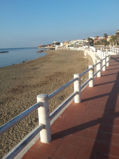 Location de vacances - Appartement à Santa Marinella - la terrasse sur la mére et la plage