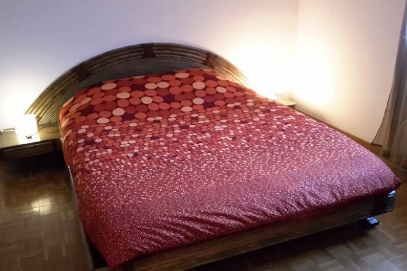 Location de vacances - Villa à Le Revest-les-Eaux - Chambre "grise" vue sur piscine