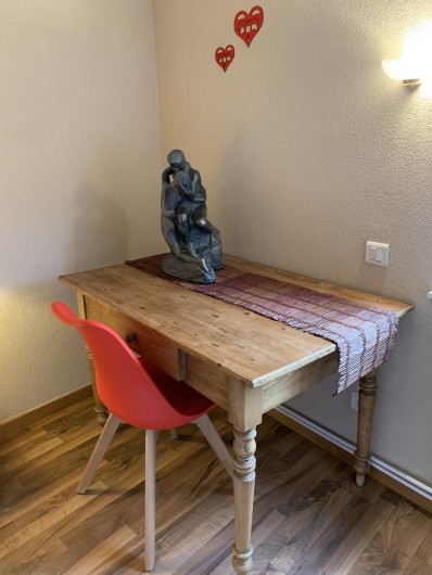 Location de vacances - Appartement à Eguisheim - un coin bureau dans la chambre