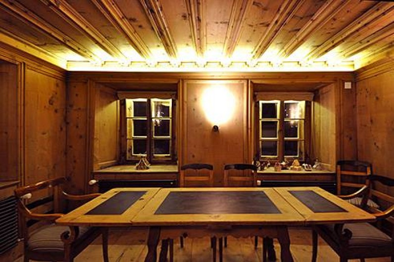 Location de vacances - Chalet à La Punt-Chamues-ch - Ancienne Stuva (salle a manger pour 8 adultes)