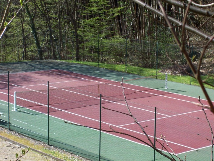 Location de vacances - Hôtel - Auberge à Husseren-les-Châteaux - tennis extérieur
