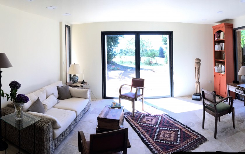 Location de vacances - Mas à Frayssinhes - vuesalon du bas  qui donne sur 1 autre salon avec télé, photo manquante