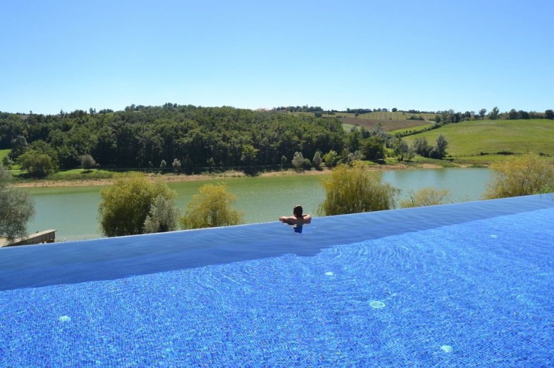 Location de vacances - Maison - Villa à Carla-Bayle - La piscine commune avec vue sur le lac