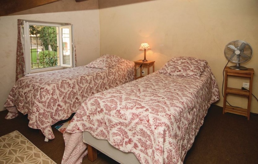 Location de vacances - Villa à Navacelles - Chambre 3 sous les toits (plafond mansardé)
