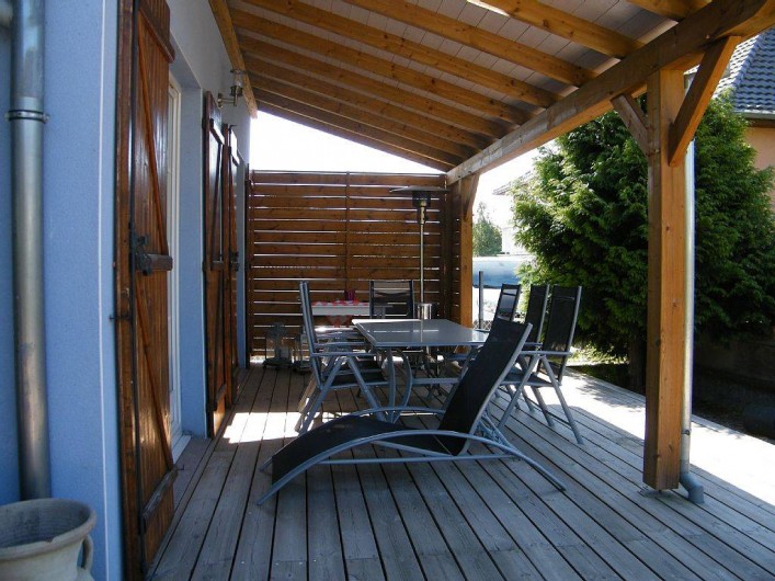 Location de vacances - Gîte à Kertzfeld - terrasse salon de jardin
