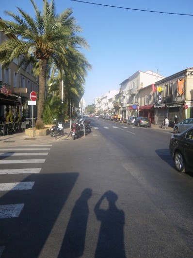 Location de vacances - Appartement à Cannes la Bocca - une vie dans le quartier