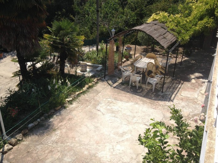 Location de vacances - Villa à Cantaron - La petite tonnelle pour les repas