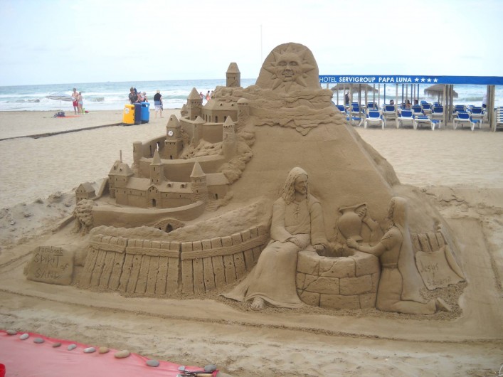 Location de vacances - Appartement à Peníscola - Sculpture sur sable