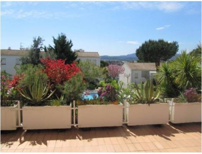Location de vacances - Appartement à Platja d'Aro - Façade Sud avec terrasse