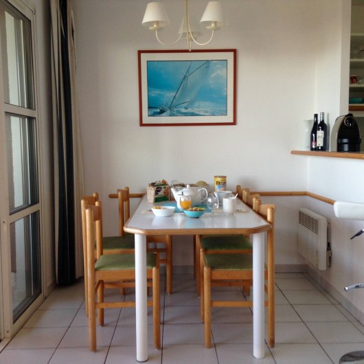 Location de vacances - Appartement à Agay - Coin repas, traversant et ombragé.. fraicheur!!!
