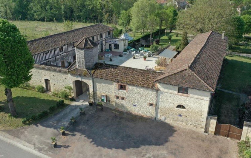Location de vacances - Gîte à Dienville - Domaine Le Colombier - Vue de Face