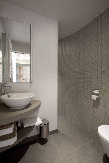 Location de vacances - Chambre d'hôtes à Zwevegem - Salle de bain avec douche