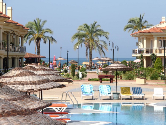 Location de vacances - Appartement à Fethiye - Sunset Beach Club - le beau complexe dans lequel se situe l'apartement