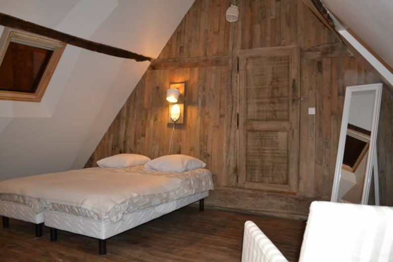 Location de vacances - Gîte à La Baconnière - Chambre 1er étage avec salle de bains (baignoire)