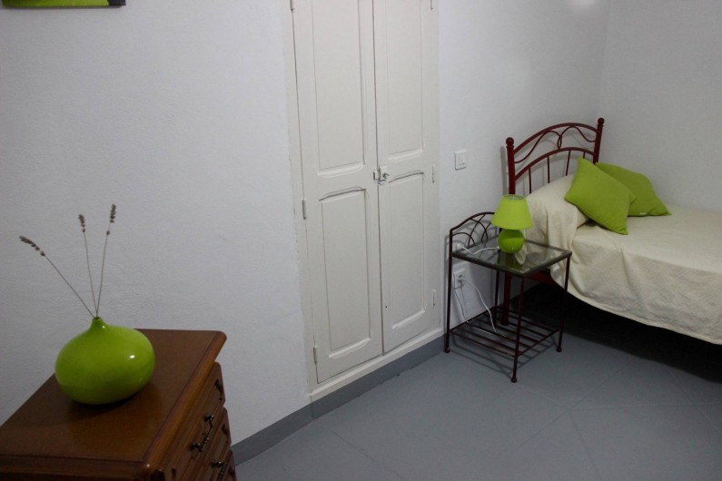 Location de vacances - Gîte à Notre-Dame-de-la-Rouvière - Vue très partielle petite chambre 3