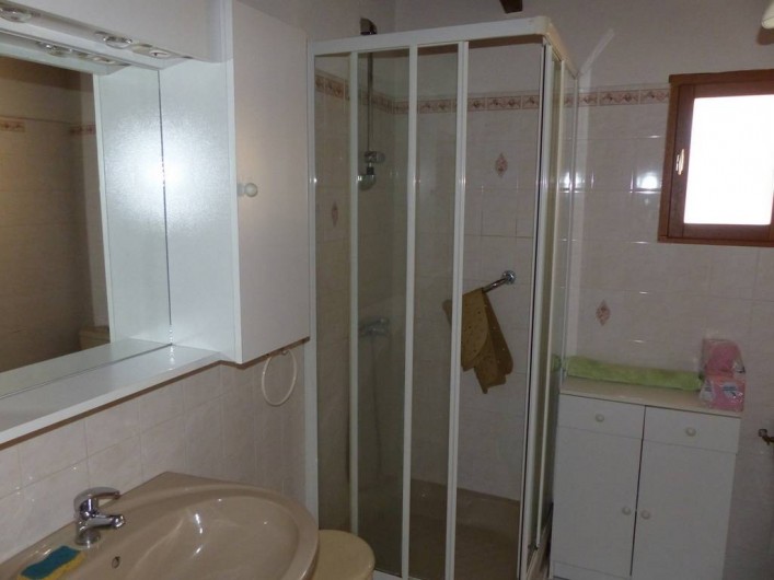 Location de vacances - Gîte à Notre-Dame-de-la-Rouvière - Salle d'eau