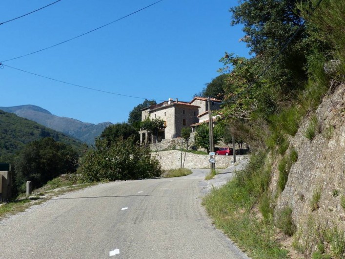 Location de vacances - Gîte à Notre-Dame-de-la-Rouvière - A l'arrivée au Mas