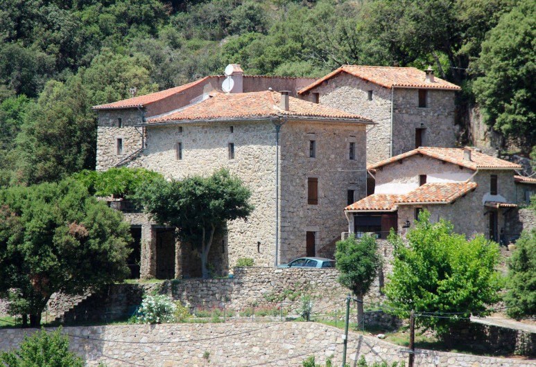 Location de vacances - Gîte à Notre-Dame-de-la-Rouvière - Vue générale extérieure