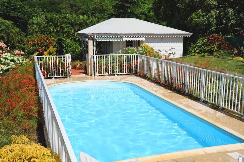 Location de vacances - Bungalow - Mobilhome à Le François - Villa F3 avec sa piscine privée.