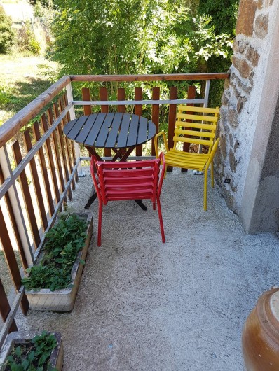 Location de vacances - Chambre d'hôtes à Vernet-la-Varenne - Petite terrasse