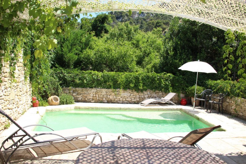 Location de vacances - Appartement à Robion - Piscine