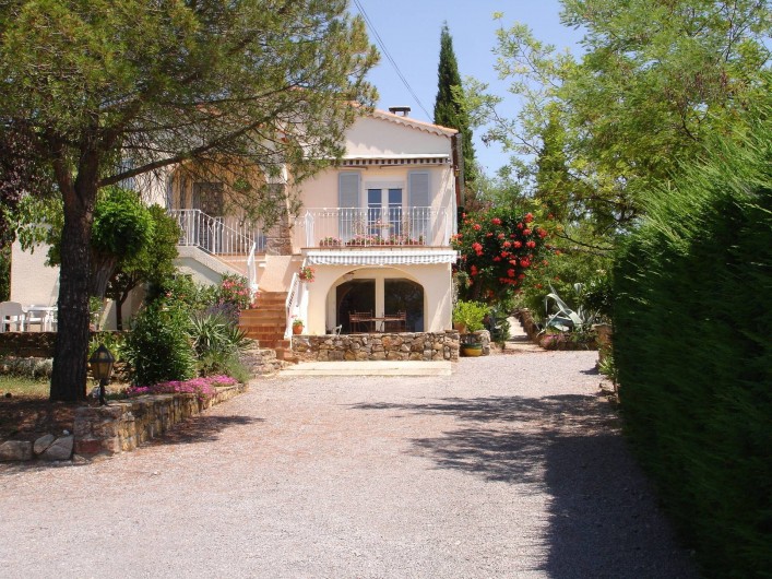 Location de vacances - Gîte à Les Assions - entrée de la propriétée