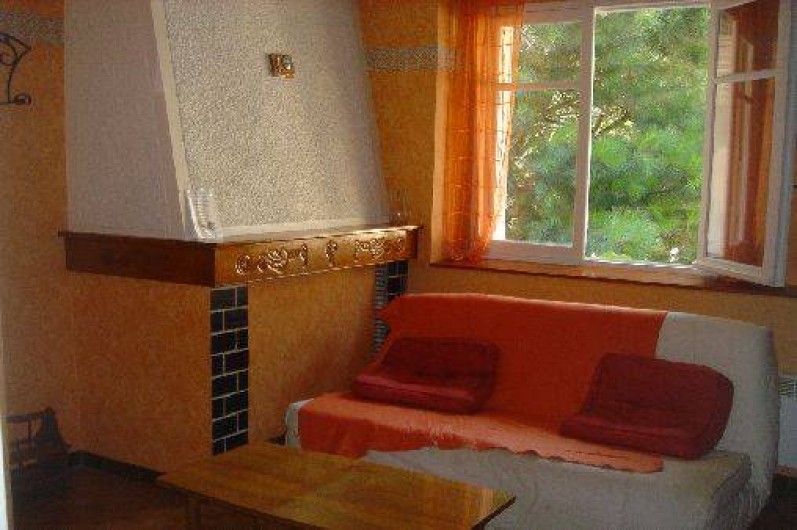 Location de vacances - Gîte à Ayzac-Ost - Séjour-chambre