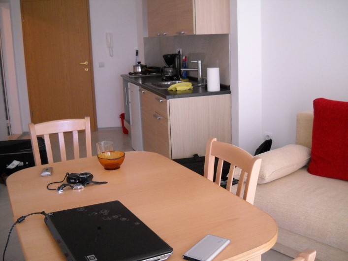 Location de vacances - Appartement à Varna - le salon avec cuisine américaine