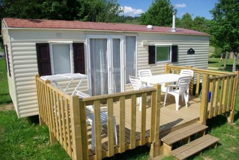 Location de vacances - Camping à Langogne - Location de mobil-home de 1 à 3 chambres, de 2 à 8 personnes