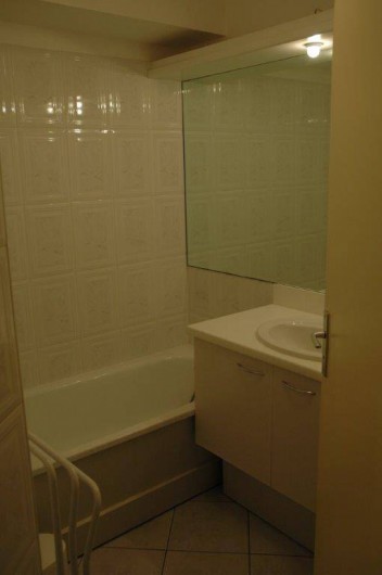 Location de vacances - Appartement à Canet-en-Roussillon - salle de bains