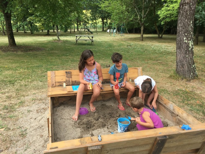 Location de vacances - Gîte à Villeréal - Le bac à sable pour les plus jeunes