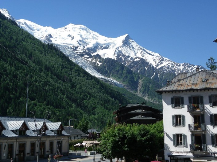Location de vacances - Appartement à Chamonix-Mont-Blanc - Massif du Mont blanc vue du balcon