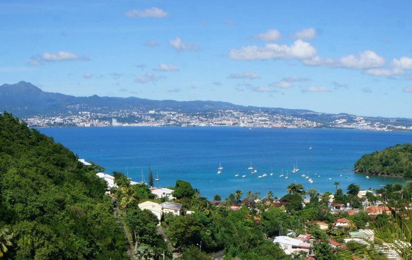 Location de vacances - Appartement à Les Trois-Îlets - Villa Ansalane - Vue sur la Baie de Fort-de-France