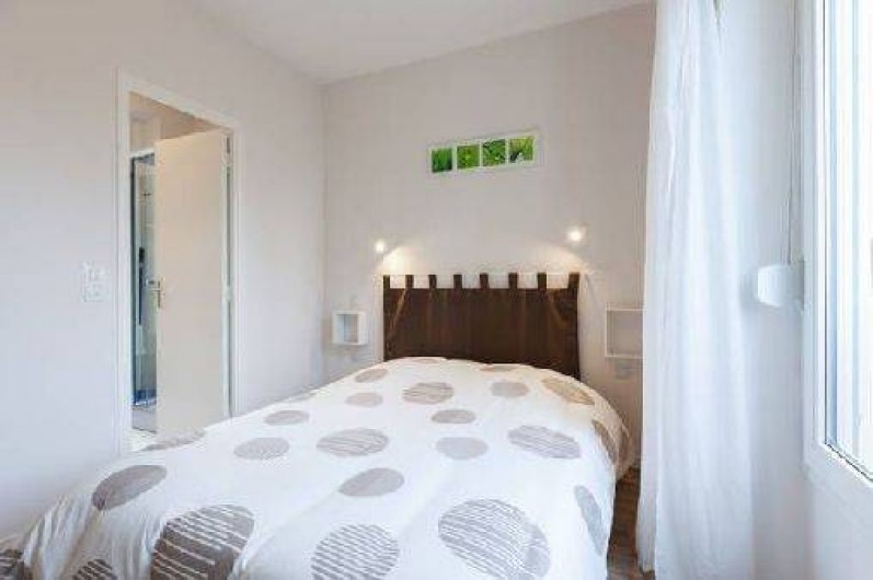 Location de vacances - Appartement à Saint-Malo - un bon lit
