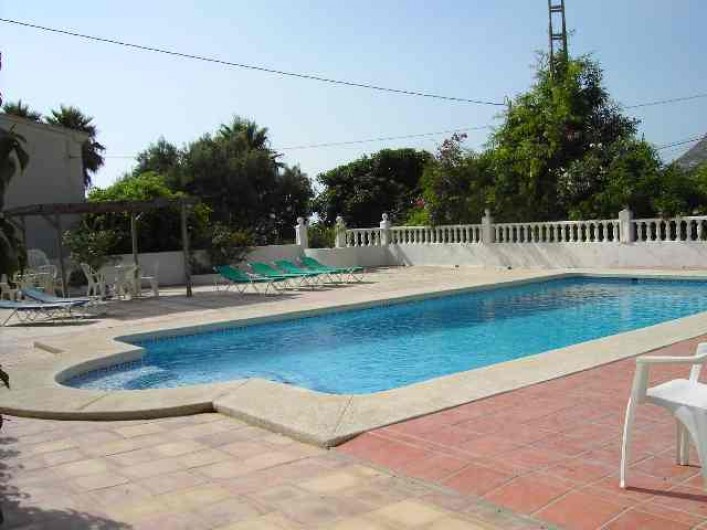 Location de vacances - Chalet à Calp - piscine commune de  10 x 5 m
