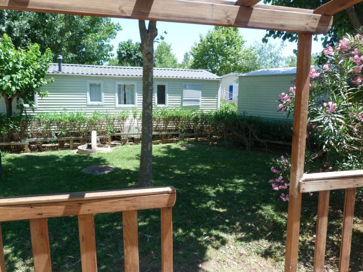 Location de vacances - Bungalow - Mobilhome à Vias - l'emplacement spacieux et ombragé