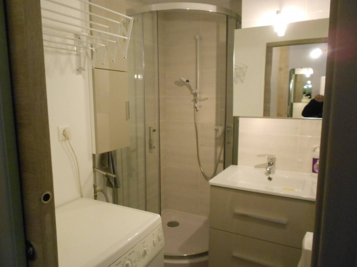 Location de vacances - Studio à Val-d'Isère - salle de bain, lave- linge