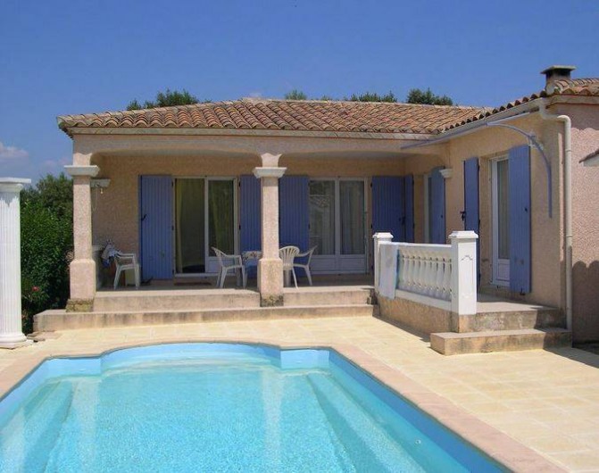 Location de vacances - Villa à Vers-Pont-du-Gard - Piscine privée en terrasse