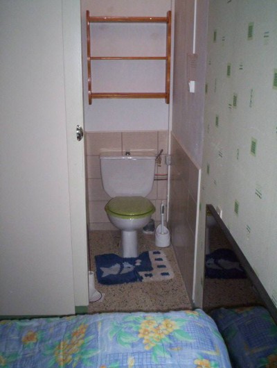 Location de vacances - Appartement à Saint-Martin-de-la-Brasque - WC séparé