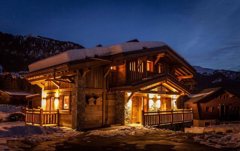 Location de vacances - Chalet à Megève - back view from the road