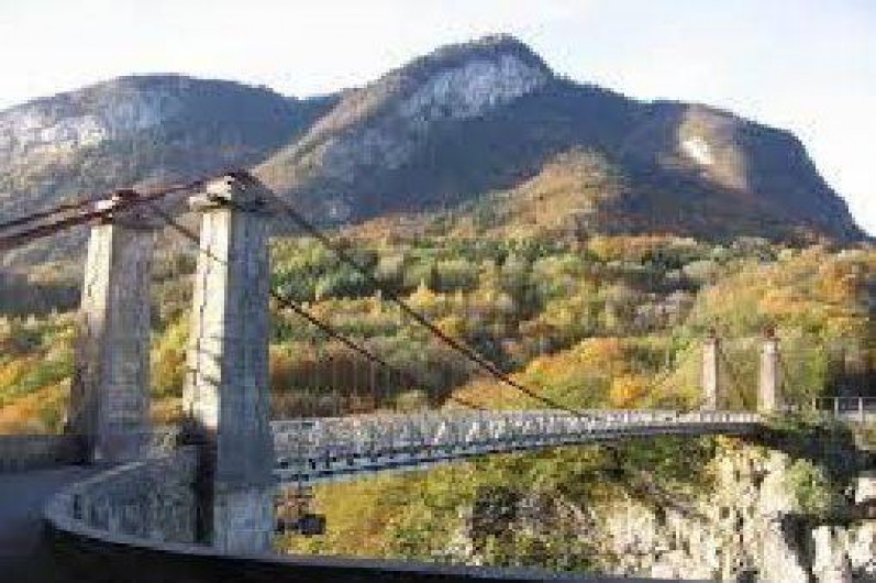 Location de vacances - Maison - Villa à Cusy - Site touristique : pont de l'abyme (à 1km)