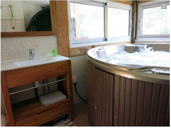Location de vacances - Gîte à Magescq - la salle d'eau et le jaccuzzi