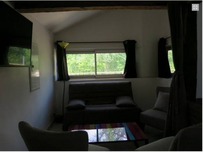 Location de vacances - Gîte à Magescq - le coin salon, avec tv satellite et différentes connexions (hdmi,...)