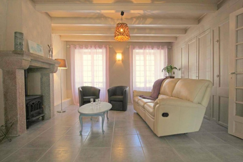 Location de vacances - Maison - Villa à Barfleur - Salon avec cheminée (poêle à bois)
