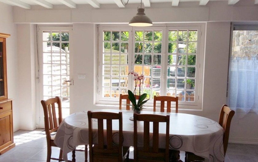 Location de vacances - Maison - Villa à Barfleur - Séjour avec accès terrasse