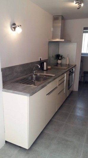 Location de vacances - Maison - Villa à Barfleur - Cuisine aménagée et équipée