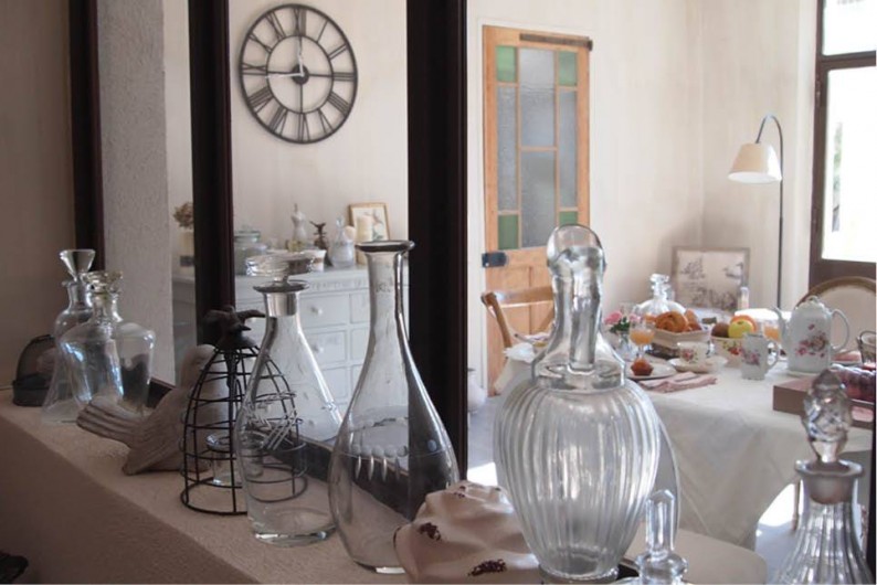 Location de vacances - Chambre d'hôtes à Saint-Saturnin-lès-Avignon - Salle repas petit-déjeuner