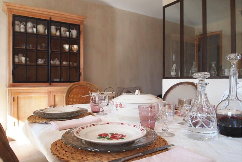 Location de vacances - Chambre d'hôtes à Saint-Saturnin-lès-Avignon - Salle à manger